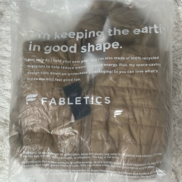 Fabletics NWT The Essential Reversible Fabletics Bomber Jacket Tan/White Medium - Picture 13 of 16